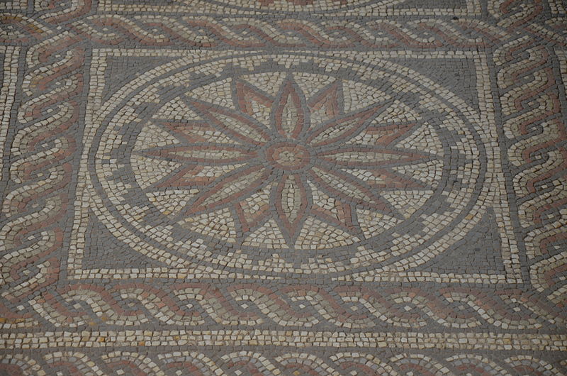 File:Mosaic with floral panels, around 180 AD, Verulamium, St Albans (16225100487).jpg
