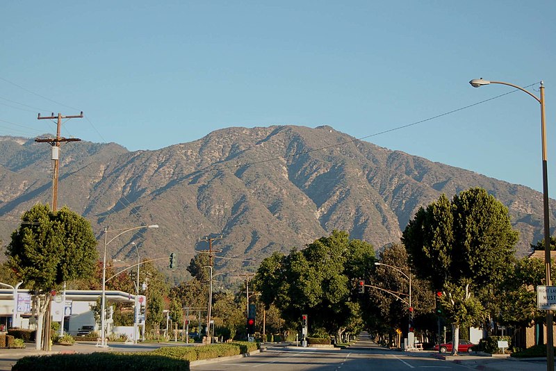 File:Mount Wilson from south.jpg