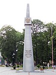 Pomnik na Placu Wolności w centrum miasta