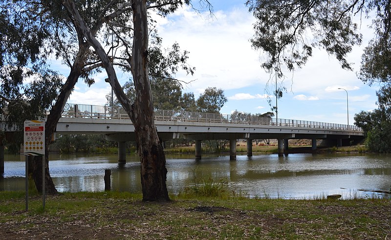 File:Nyngan Peter Sinclair Bridge 004.JPG