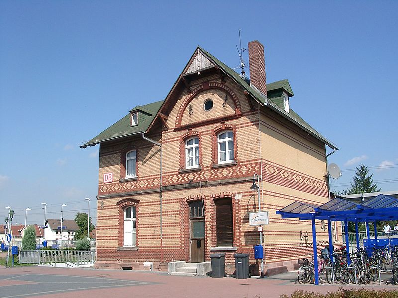 File:Obertshausen Bahnhof 20070914.JPG