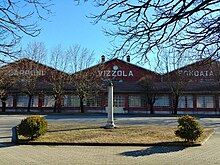 I capannoni delle Officine Caproni che ora ospitano il parco-museo di Volandia.