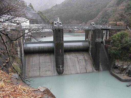 大井川ダム（おおいがわダム）