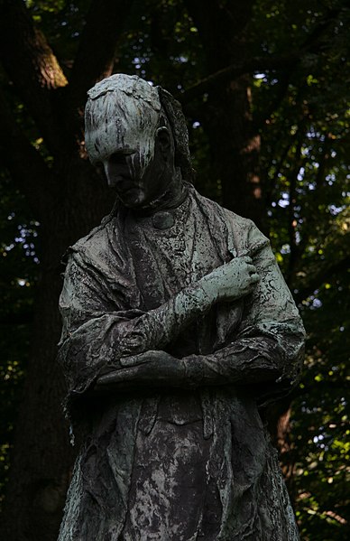 File:Oslo, statue of Camilla Collett in Oslo (8).JPG