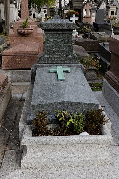 File:Père-Lachaise - Division 92 - Charlie 01.jpg