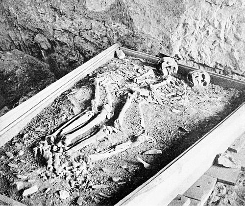 PSM V48 D030 Paleolithic skeleton discovered in a rochers rouge cave 1892.jpg