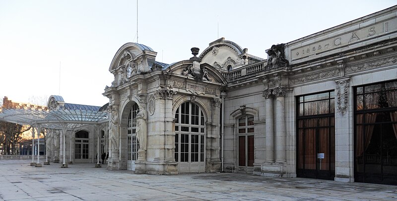 File:Palais des Congrès (ex-casino) de Vichy.jpg