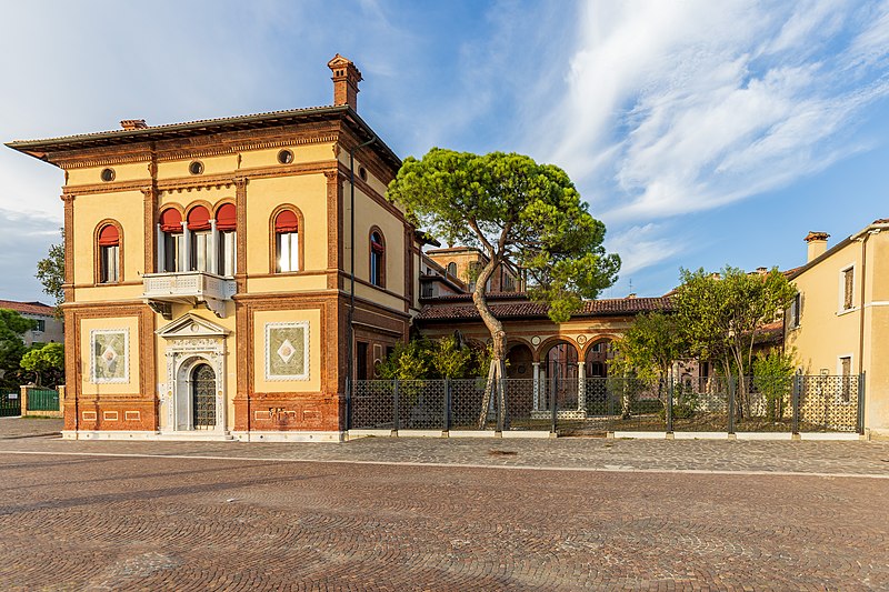 File:Palazzina Canonica-Venice-msu-5596-.jpg