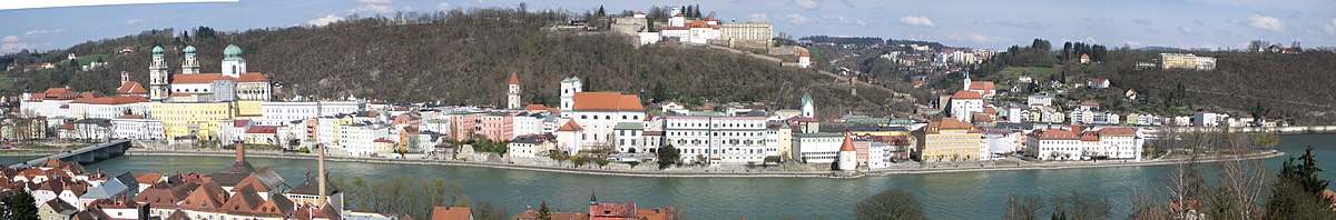 Passau Altstadt Panorama 2.jpg
