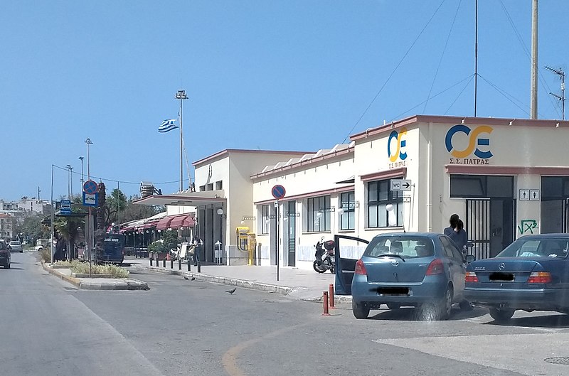 File:Patras railway station 2.jpg