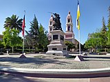 Plaza de Los Héroes de Rancagua frente al Monumento de Bernardo O'Higgins vista sur.