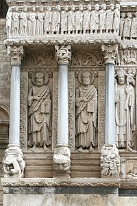 Saint Barthélemy, saint Jacques le Majeur et saint Trophime.