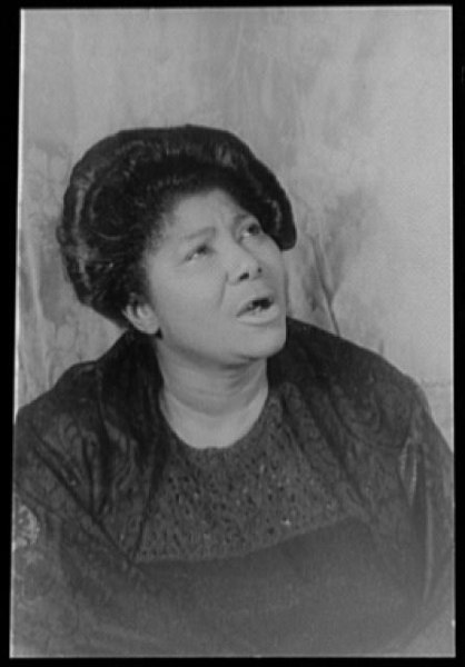 File:Portrait of Mahalia Jackson LCCN2004663076.jpg