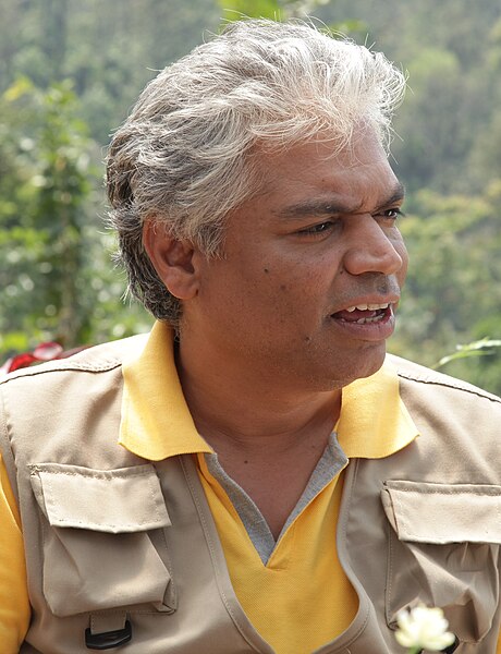 File:Prakash Belwadi During Ishtakamya Shoot.JPG