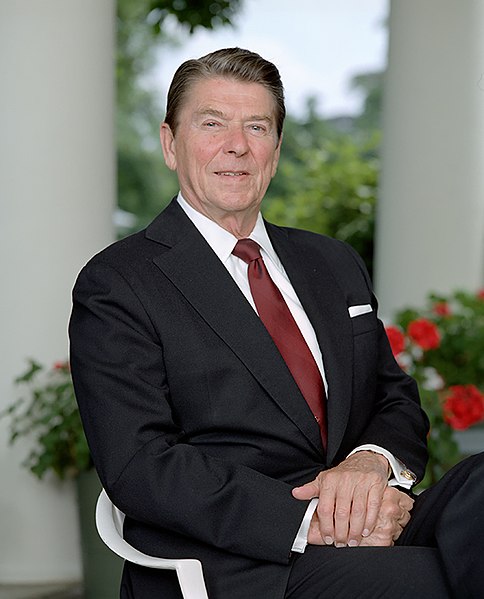 File:President Reagan posing outside the oval office 1983.jpg