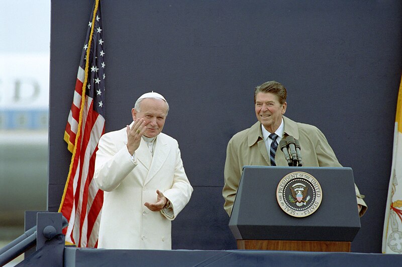 File:President Ronald Reagan and Pope John Paul II at the Fairbanks Airport in Alaska.jpg