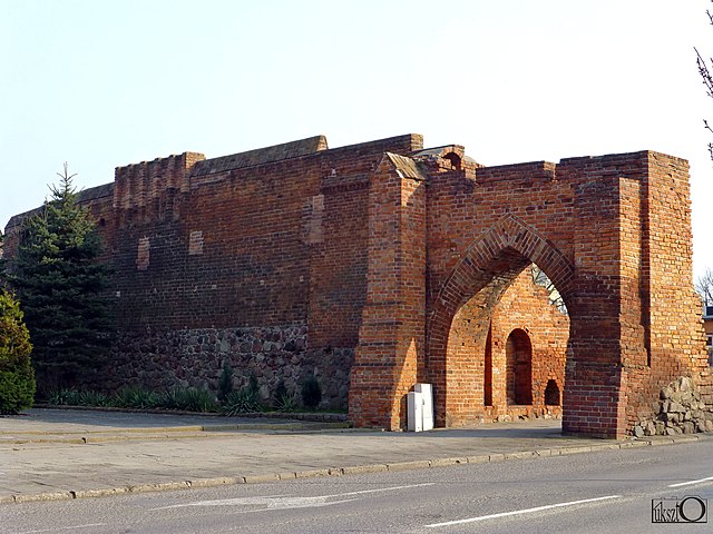 Town walls with the Szczecin Gate