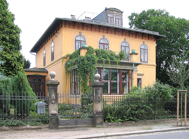 File:Radebeul Villa Dr.-Schmincke-Allee 16.jpg