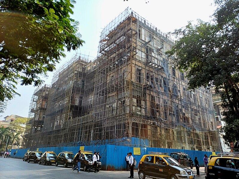 File:Right side view of Watson's Hotel from the nearby road.jpg