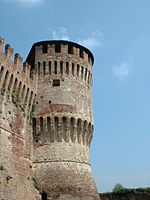 Cilindrische toren van de Rocca