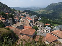 Obec Roquefort z juhovýchodu