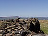 Drsný kamenný úkryt na vrcholu Crown Point - geograph.org.uk - 1130819.jpg