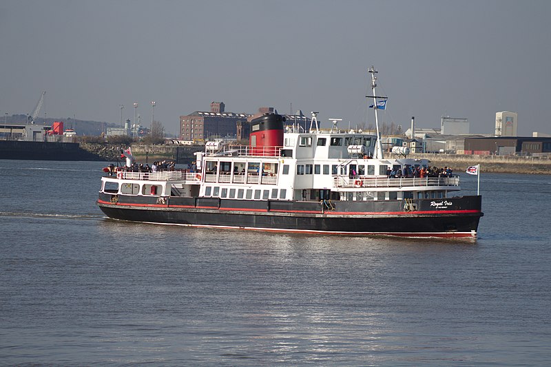 File:Royal Iris approaching Pier Head 202003-1.jpg