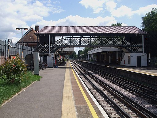 Ruislip station look eastbound