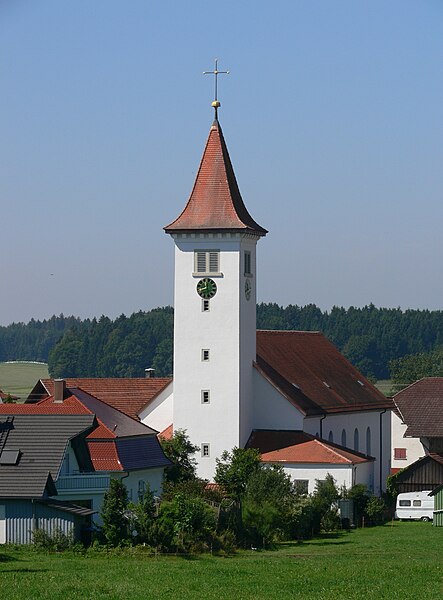 File:Schlier Pfarrkirche 1.jpg