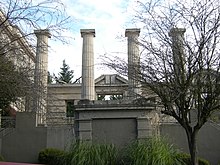 Remains of the old temple (2008) Seattle - De Hirsch ruins 04.jpg