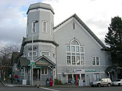 The Vineyard Christian Fellowship meets in the old University Methodist Episcopal Church (more images)