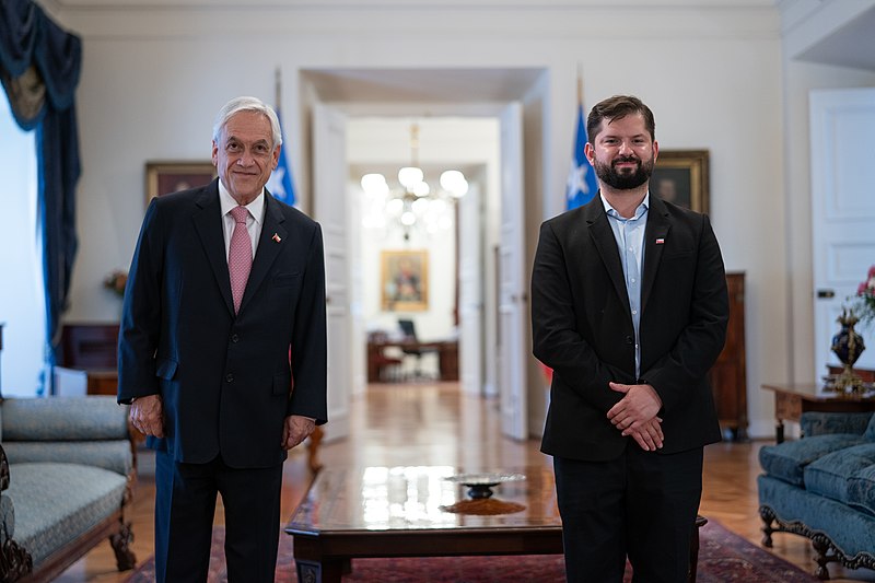 File:Sebastián Piñera met with President-elect Gabriel Boric in La Moneda (4).jpg