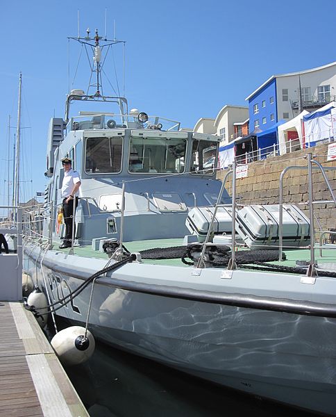 File:Show des Batchieaux Jersey Boat Show 2013 41.jpg