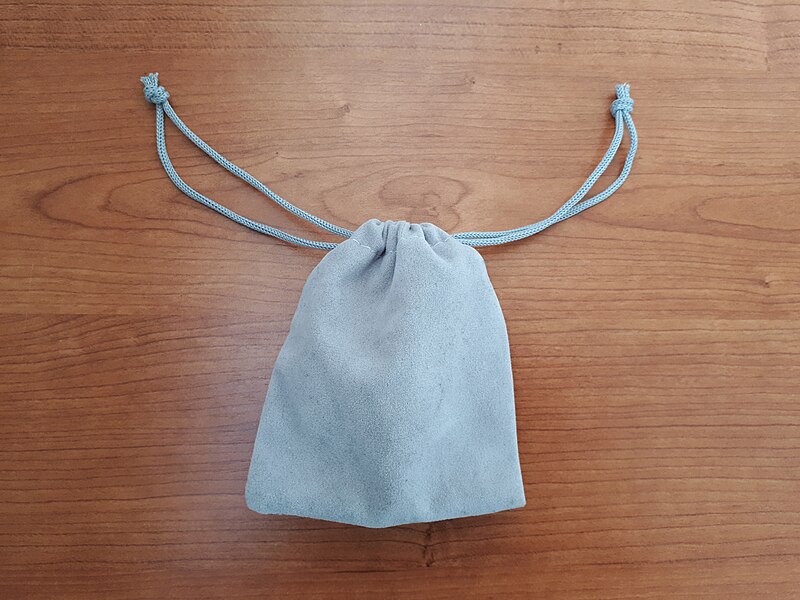 File:Small gray drawstring textile bag - 9 x 11 cm - B.jpg