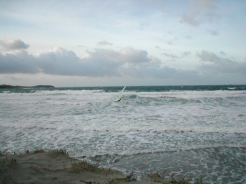 File:Solastranden surfing.jpg