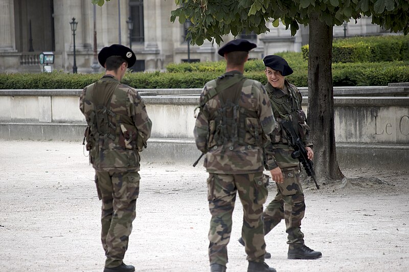 File:Soldiers Paris-DSC 0118.jpg