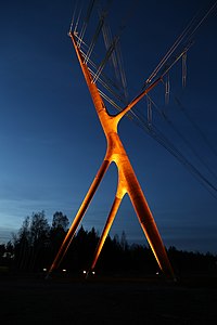 Suurjänniteverkon designattu pyloni Big Fox (330/110 kV). Suunnittelijat Sille Pihlak ja Siim Tuksam.[21] Risti, Lääne-Nigulan kunta.