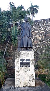 Statue von Salomé Ureña in Santo Domingo