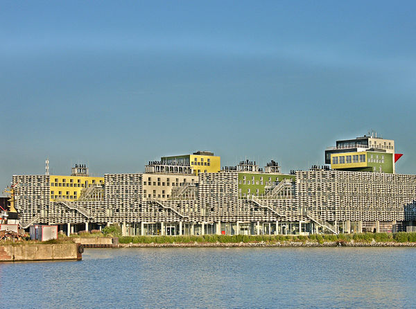 Building E. The Harbour Tower on the right is directly in front of the Weser Tower.