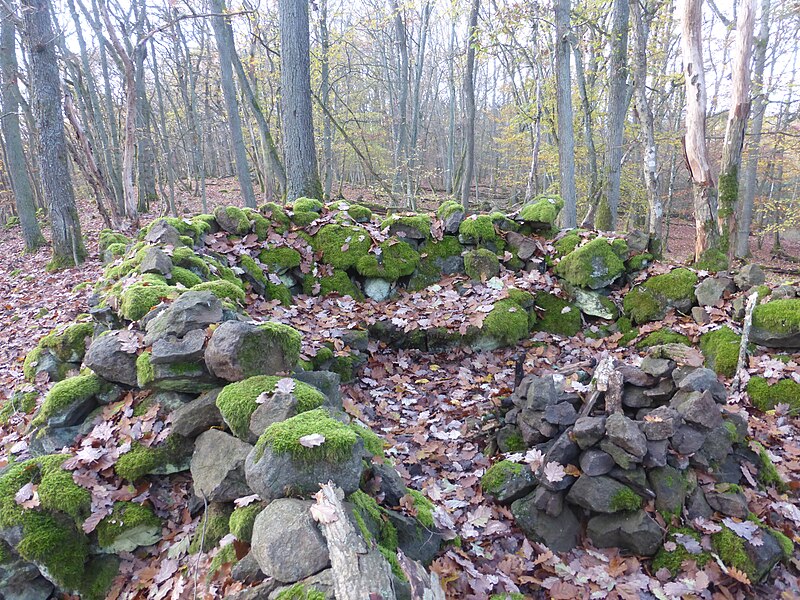 File:Stonebench (Solms-Oberbiel).jpg