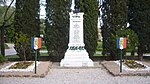 Monument aux morts (commémore : 14-18, 39-45)