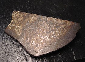 Tenham meteorite, metal flaking.jpg