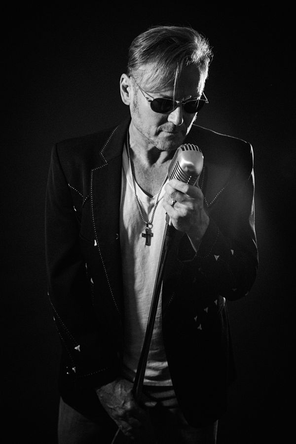 Lead singer Terry McBride.