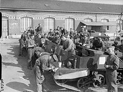 Le 1er bataillon du régiment Duc de Willington (1re division) à la gare de Bachy, le 2 mai 1940.