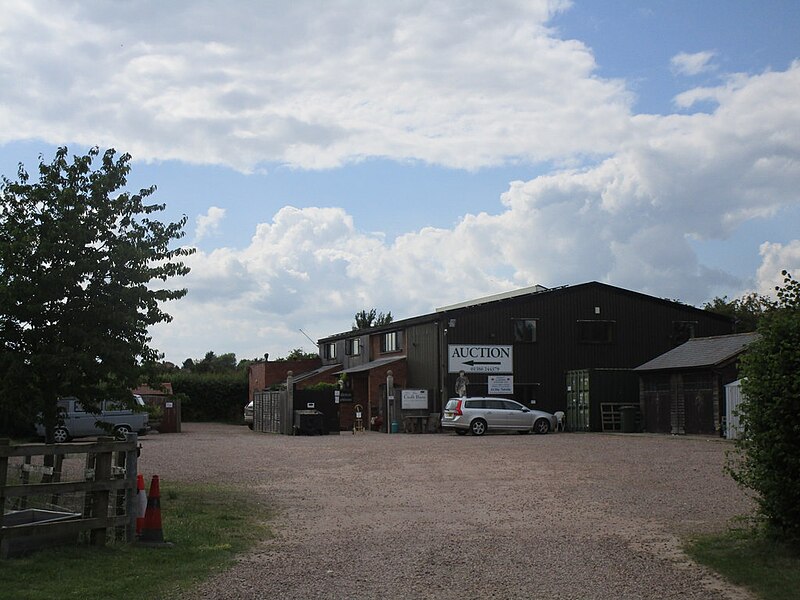 File:The Croft Barn, North Littleton - geograph.org.uk - 5806130.jpg