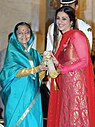 The President, Smt. Pratibha Devisingh Patil presenting the Padma Shri award to Ms. Tabu, at an Investiture Ceremony, at Rashtrapati Bhavan, in New Delhi on March 24, 2011 (cropped).jpg