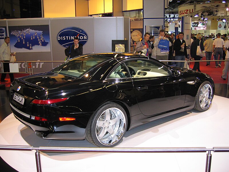 File:The Stola Fisker Tramonto at the 2006 Paris Auto Show (2).jpg