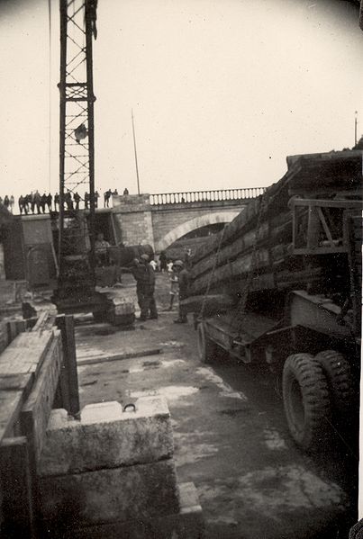 File:Train wreck04 St Malo France Aug 1944.jpg