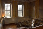 Миниатюра для Файл:Treppenhaus im Neuen Flügel auf der Ostseite von Schloss Charlottenburg.jpg