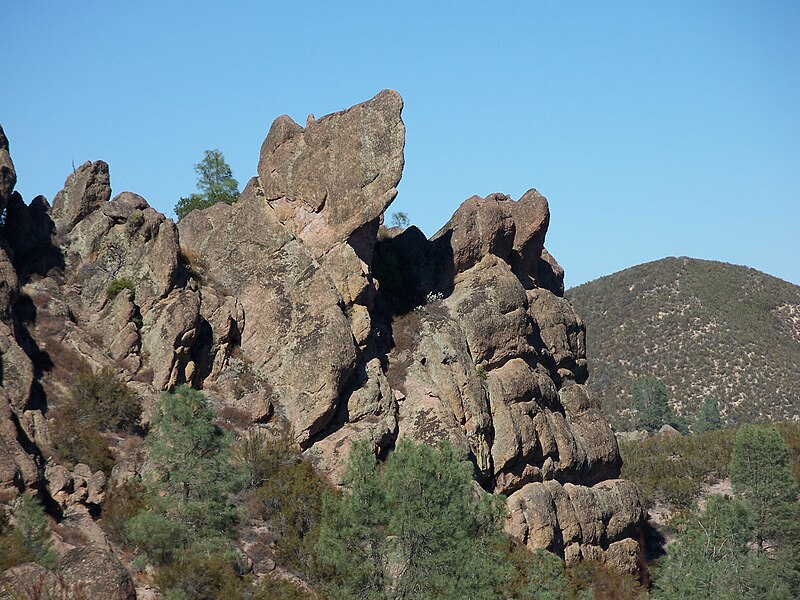 File:USA-Pinnacles National Monument-High Peaks Trail-10.jpg